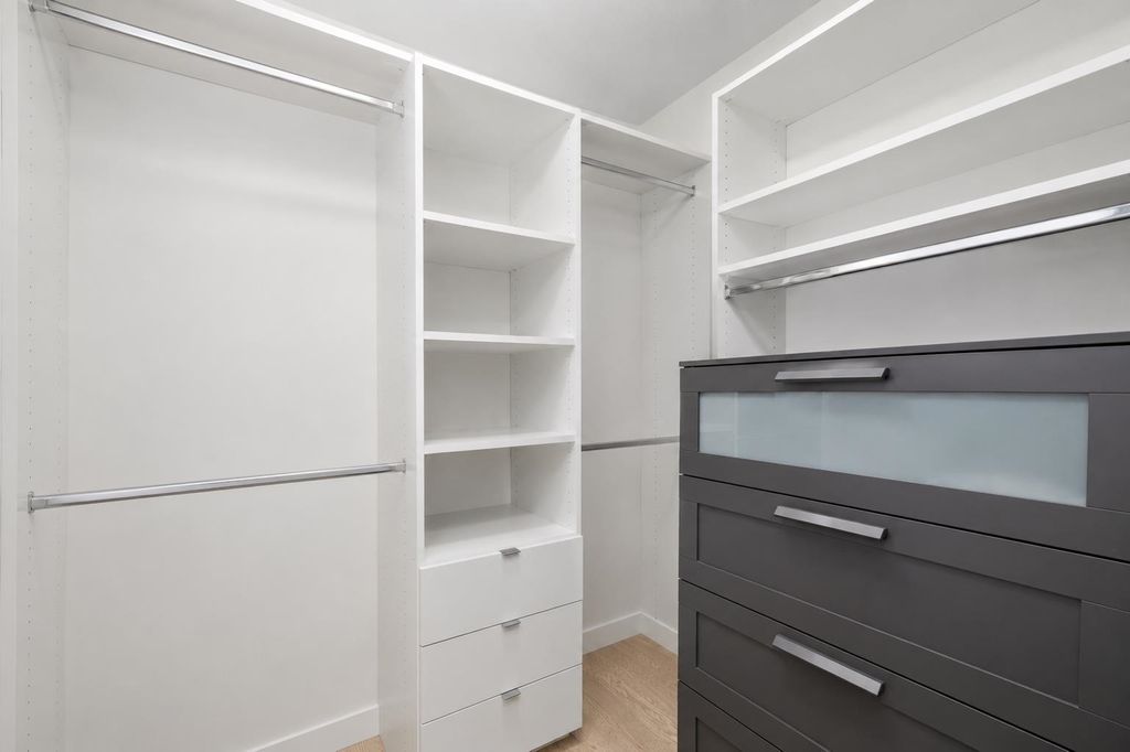 listing image 1102669995619237012