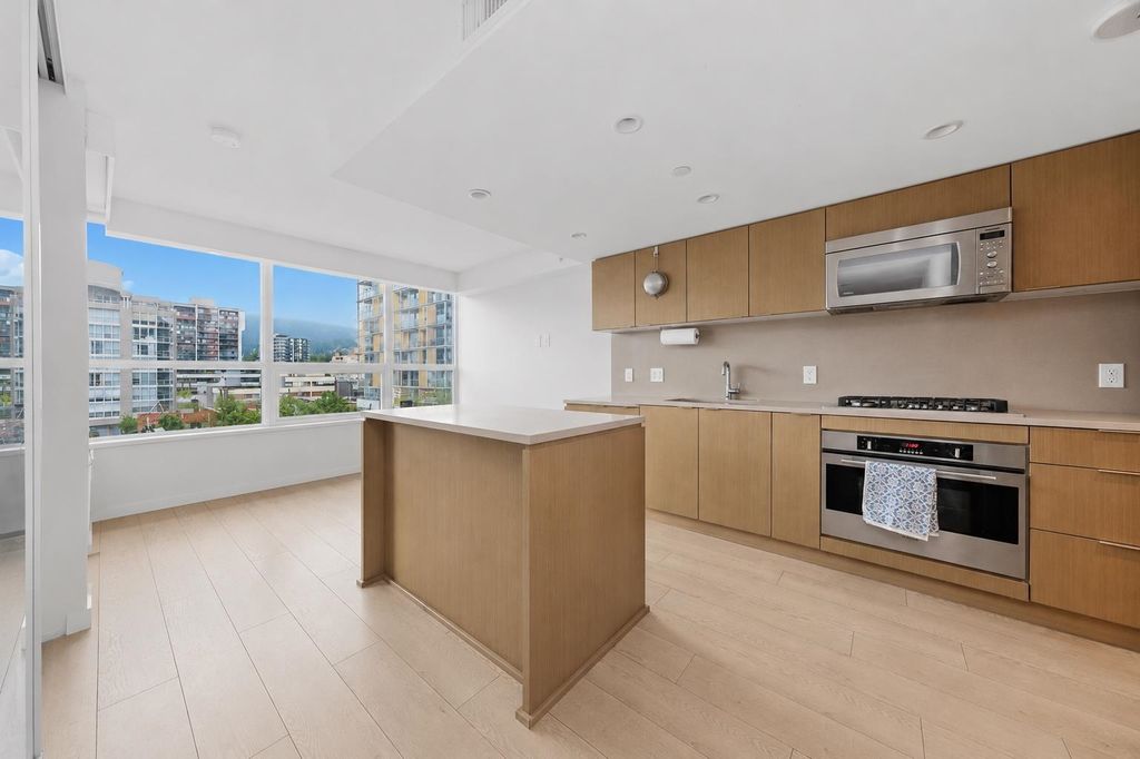 listing image 1105431837356977536