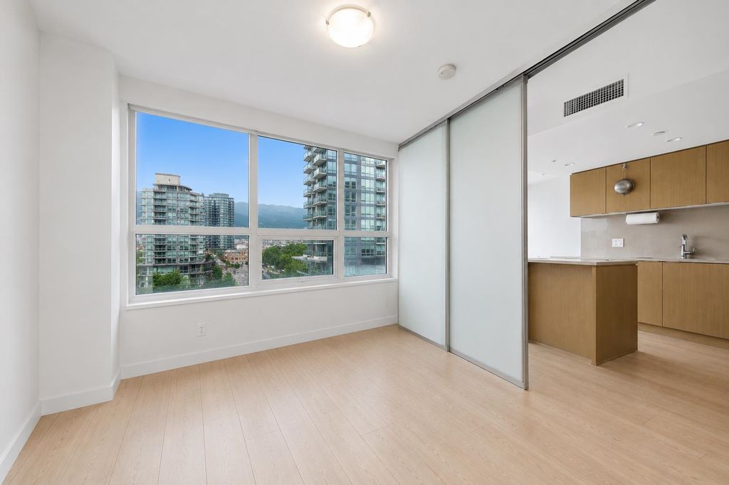 listing image 1104074886505397903