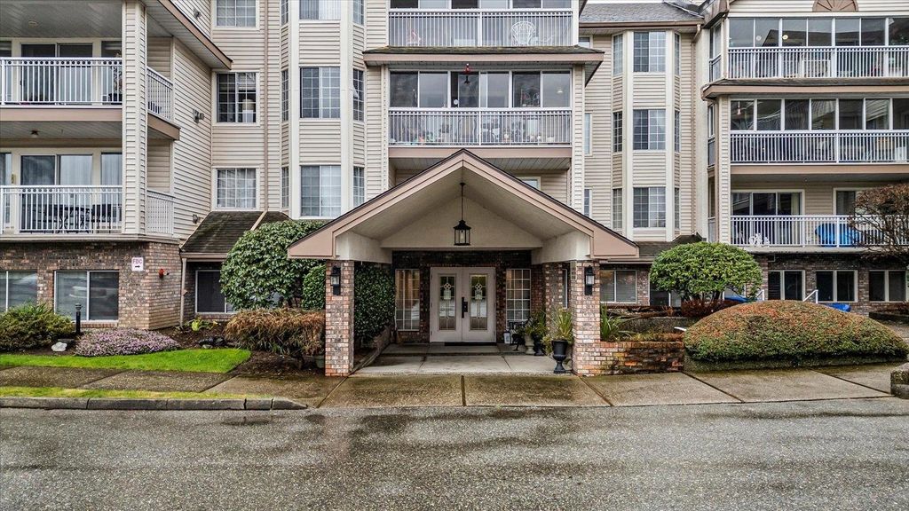 Photo of 2491 Gladwin Road #307, Abbotsford, BC V2T 3N8 (MLS # R3131319)