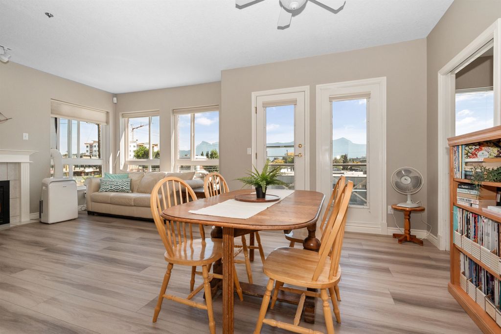 Photo of 45734 Patten Avenue #201, Chilliwack, BC V2P 1S1 (MLS # R3109671)