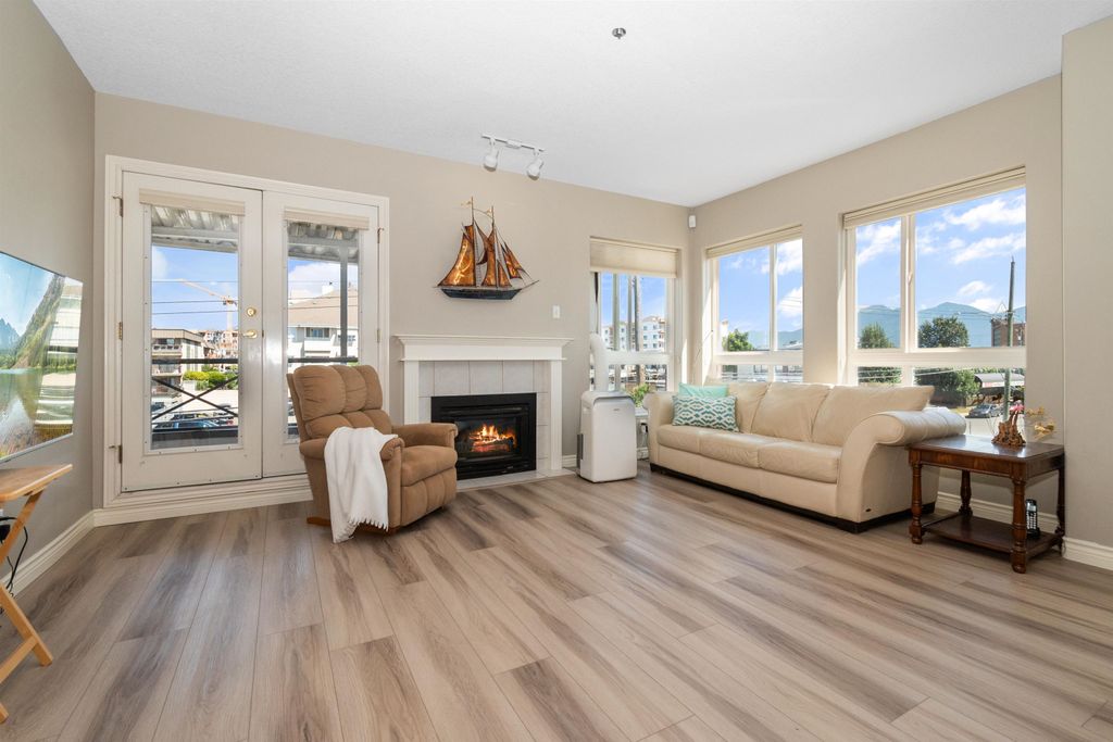 Photo of 45734 Patten Avenue #201, Chilliwack, BC V2P 1S1 (MLS # R3109671)