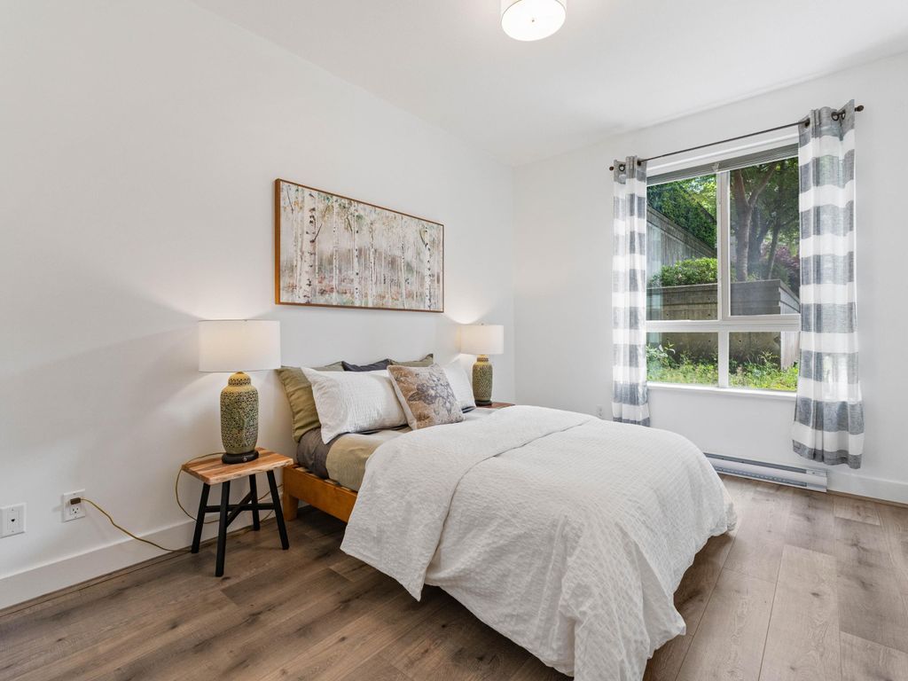listing image 1108037136101017730