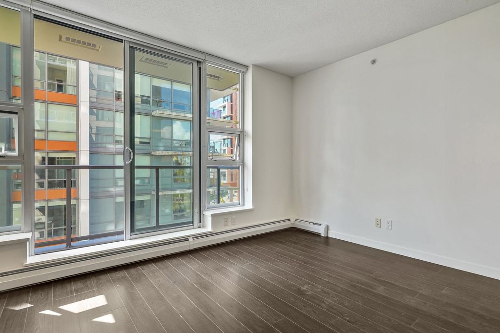 listing image 1104541178989771181