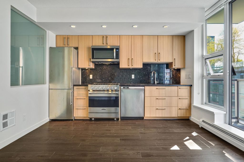 listing image 1109769370520922276