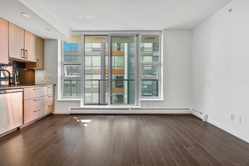 listing image 1109433124160394597