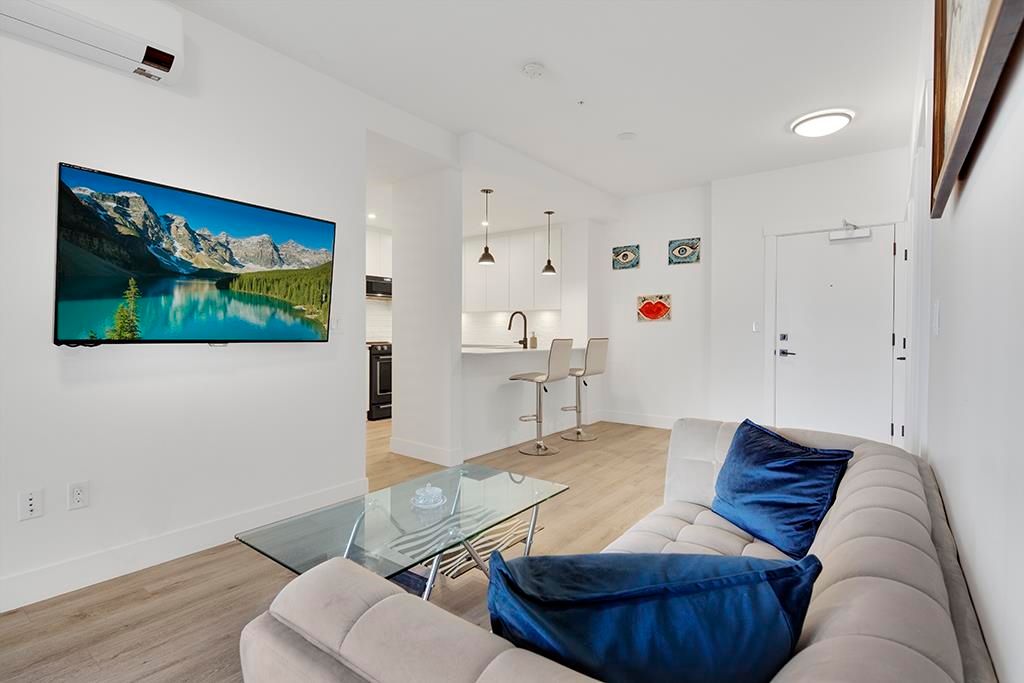 listing image 1106038238923504581