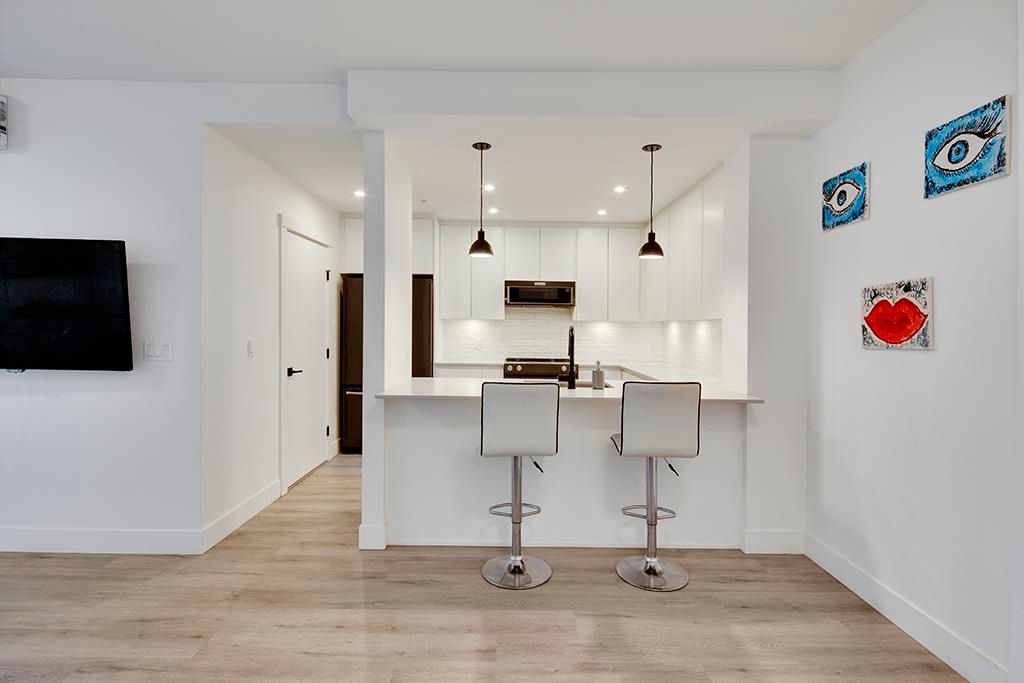 listing image 1103990786907164062