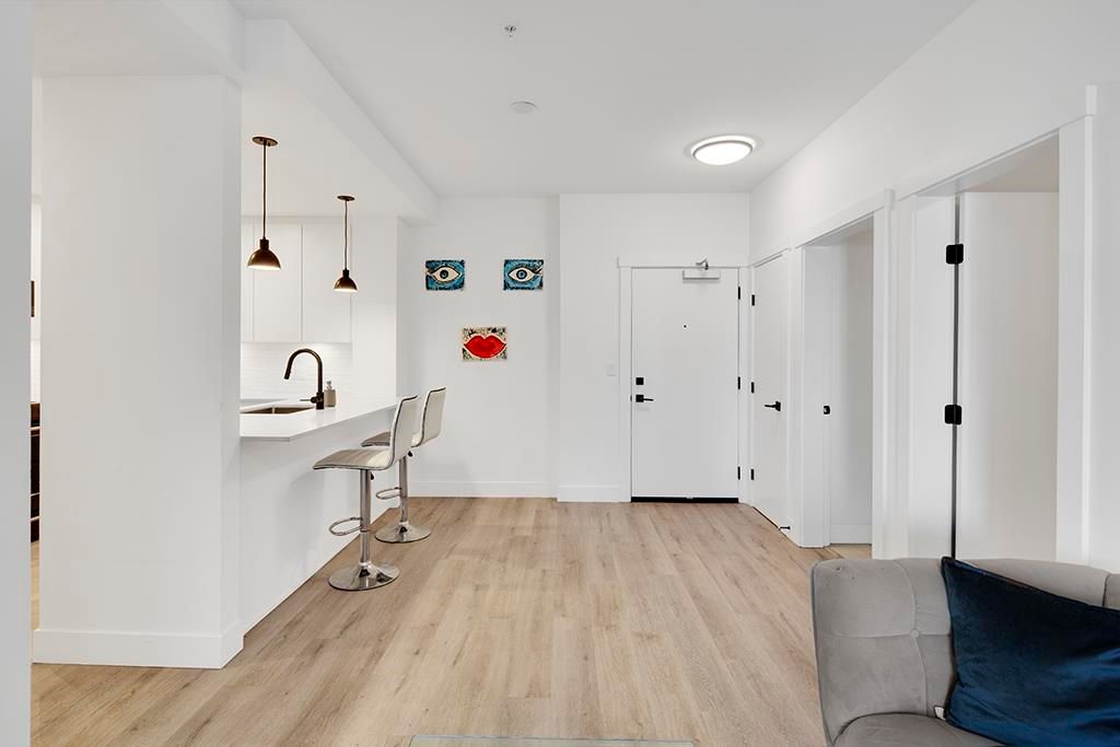 listing image 1105935856321933062