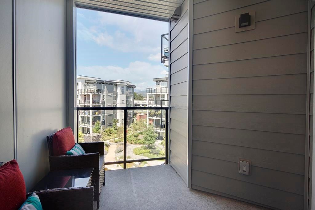 listing image 1105456123694571726