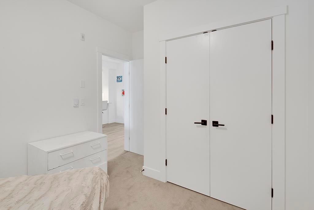 listing image 1108151996112030992