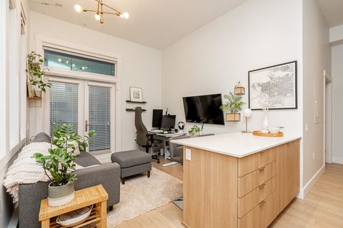 533 E 16 Avenue Vancouver BC V5T 2V1