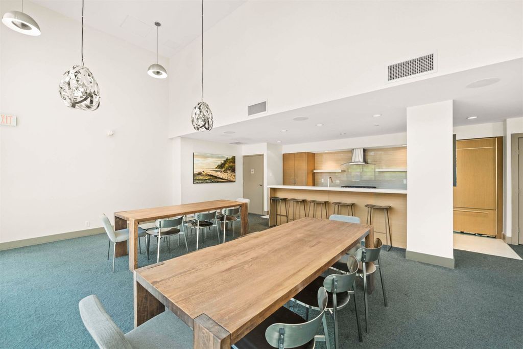 listing image 1102413048070189588