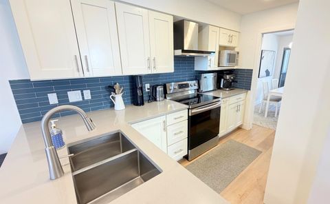 2118 Eastern Avenue 10 North Vancouver BC V7L 3G3