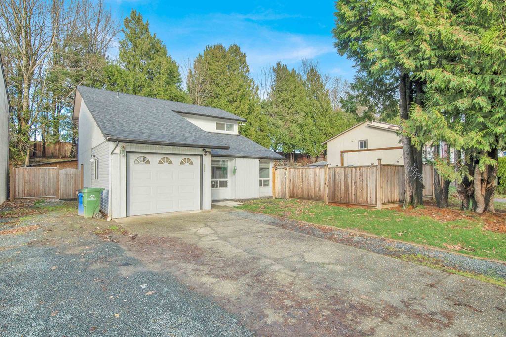 Photo of 45533 Mcintosh Drive, Chilliwack, BC V2P 6V4 (MLS # R3097446)