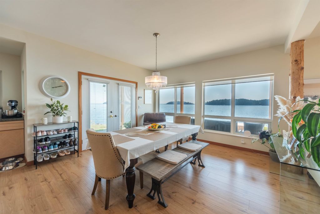 listing image 1109554720677459978