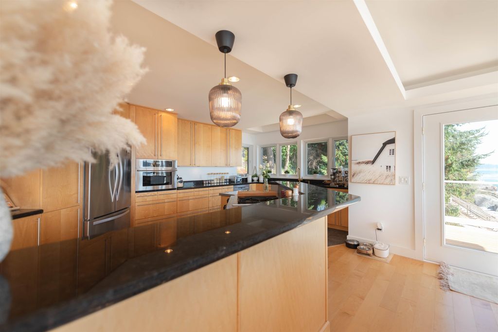 listing image 1102726244763785062