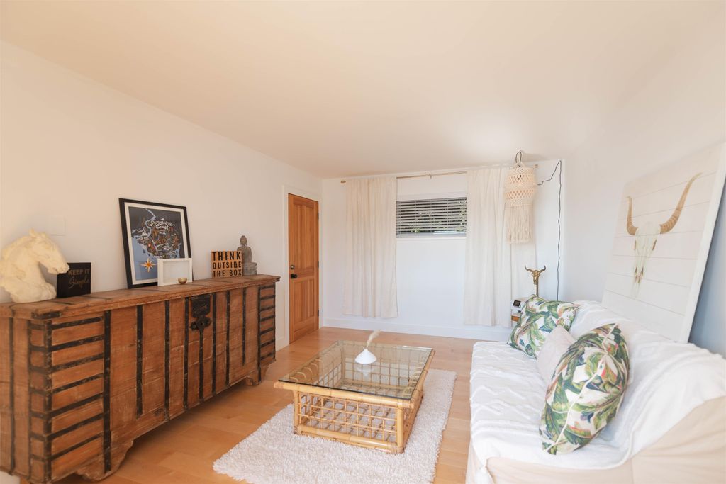 listing image 1104508392756910331