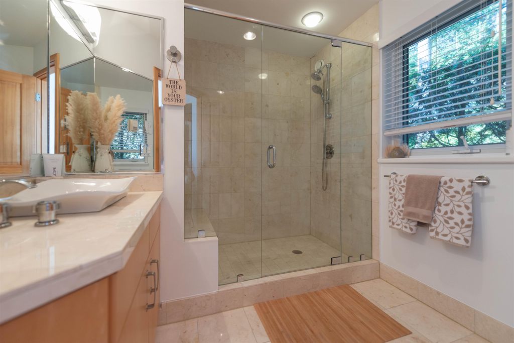 listing image 1100411745110794879