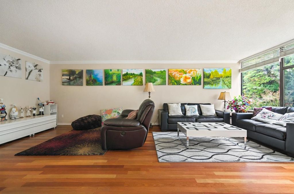 listing image 1109133222204193562