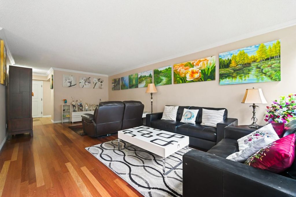 listing image 1102394158564271824