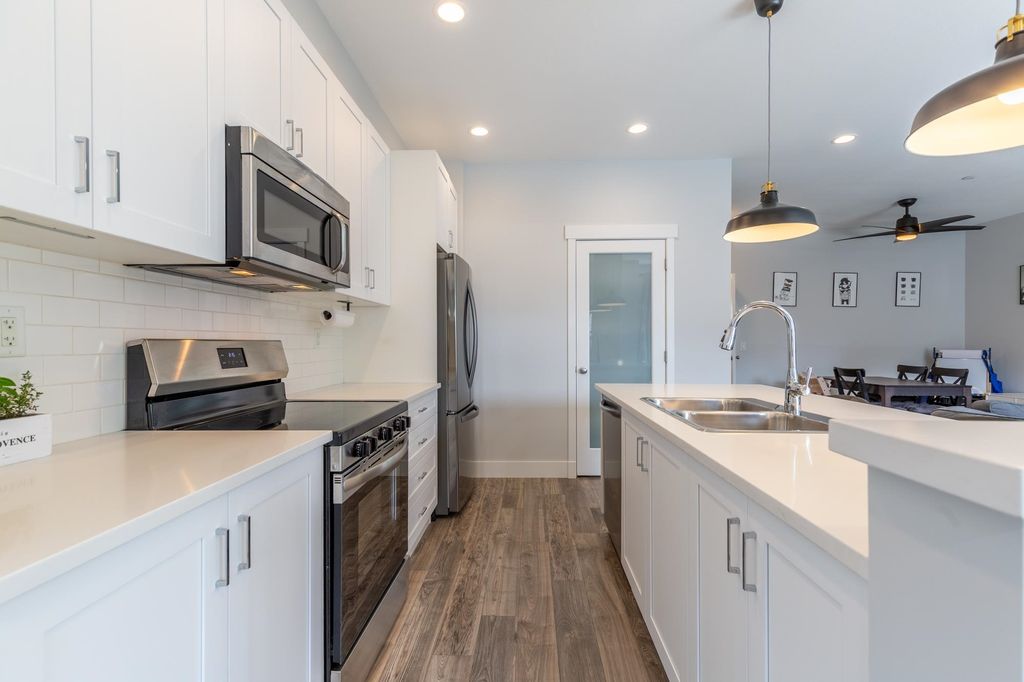 Photo of 23958 Kanaka Way, Maple Ridge, BC V2W 0H7 (MLS # R3114943)