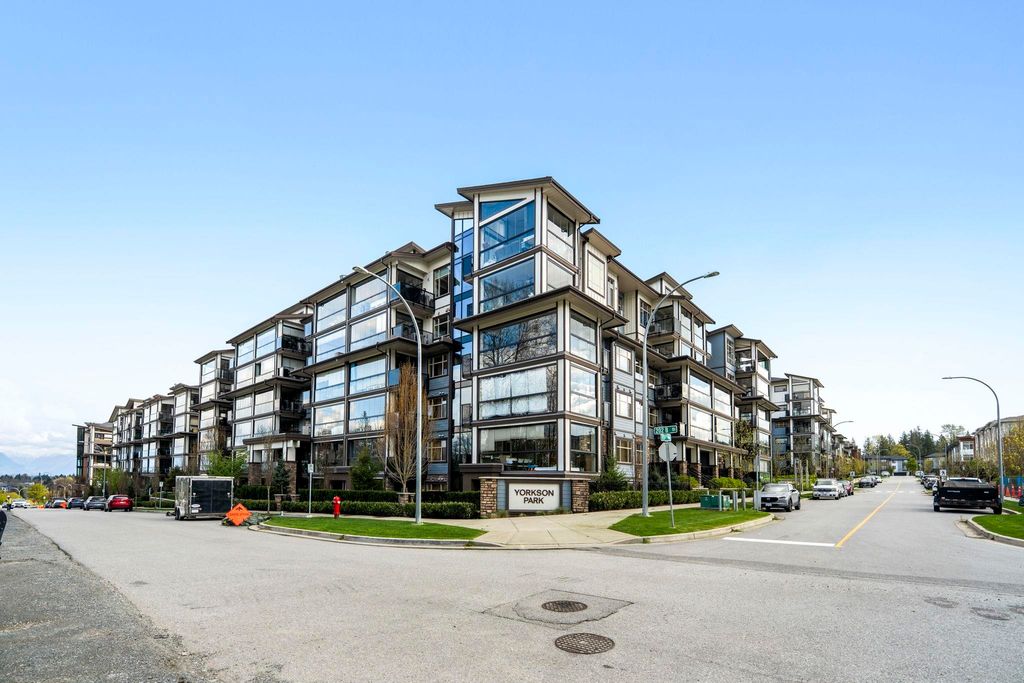 Photo of 8526 202b Street #607, Langley, BC V2Y 3L3 (MLS # R3125419)