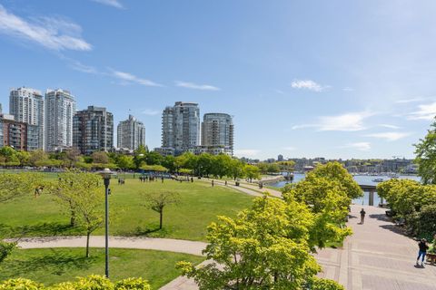 1408 Strathmore Mews 2201 Vancouver BC V6Z 3A9