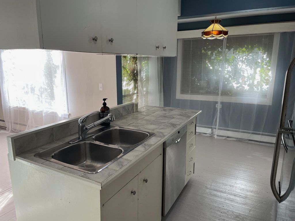 listing image 1109424011621455045