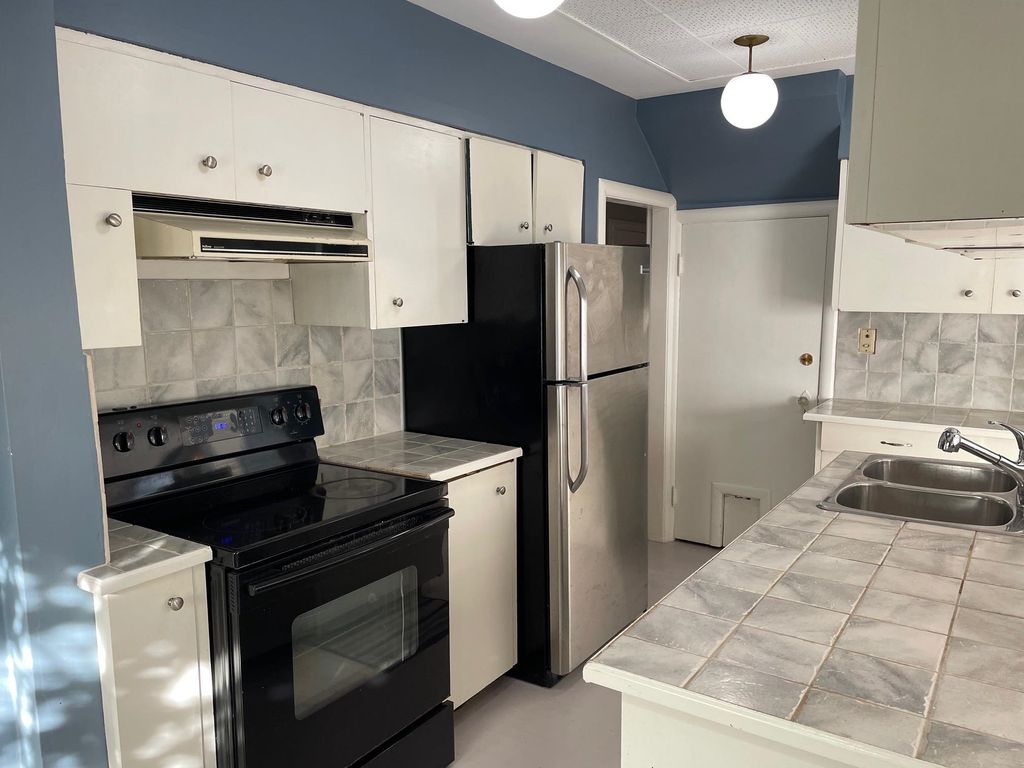 listing image 1105111668861935476