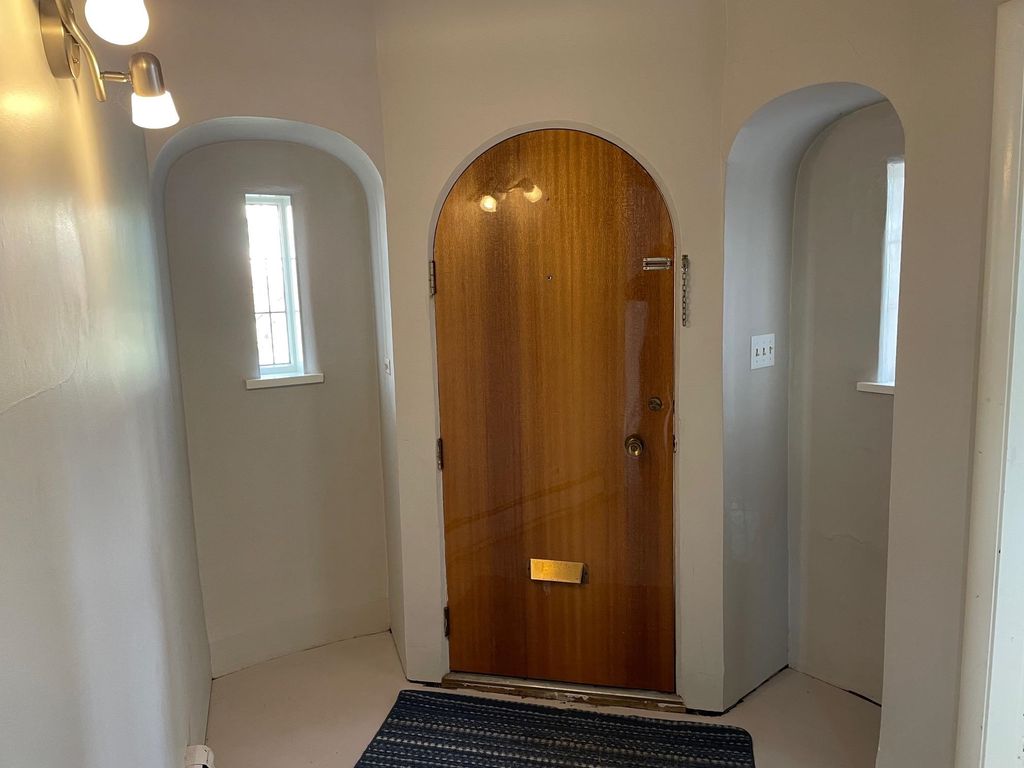 listing image 1107515506652096088