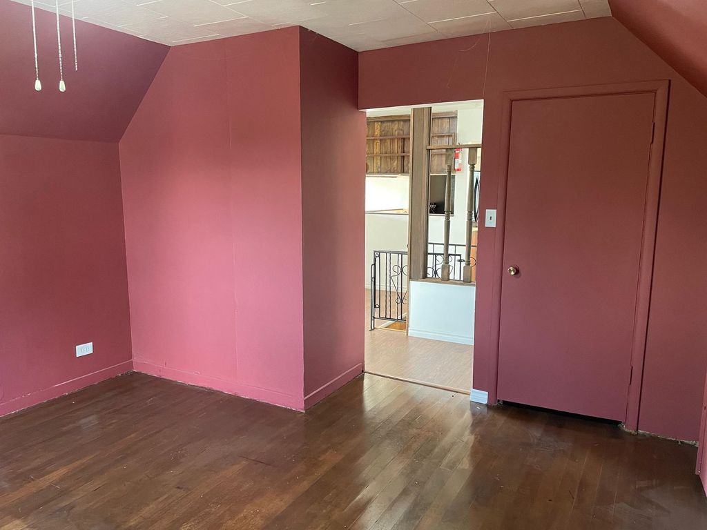 listing image 1109651865155811012