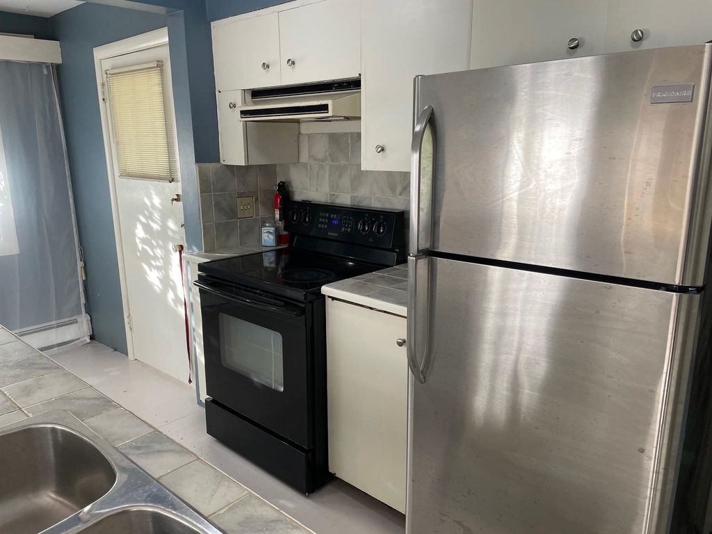 listing image 1100154387850460486