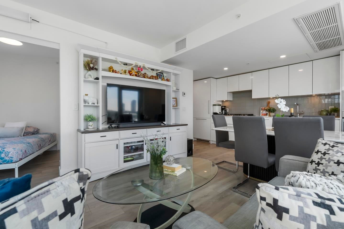 10428 Whalley Boulevard 308