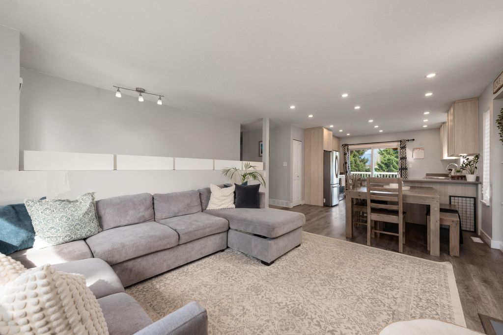 Photo of 20373 115 Avenue, Maple Ridge, BC V2X 9H5 (MLS # R3108927)