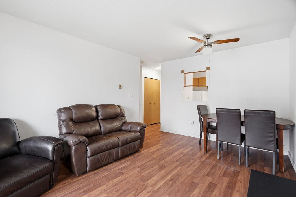 Photo of 45744 Spadina Avenue #309, Chilliwack, BC V2P 1T6 (MLS # R3100649)