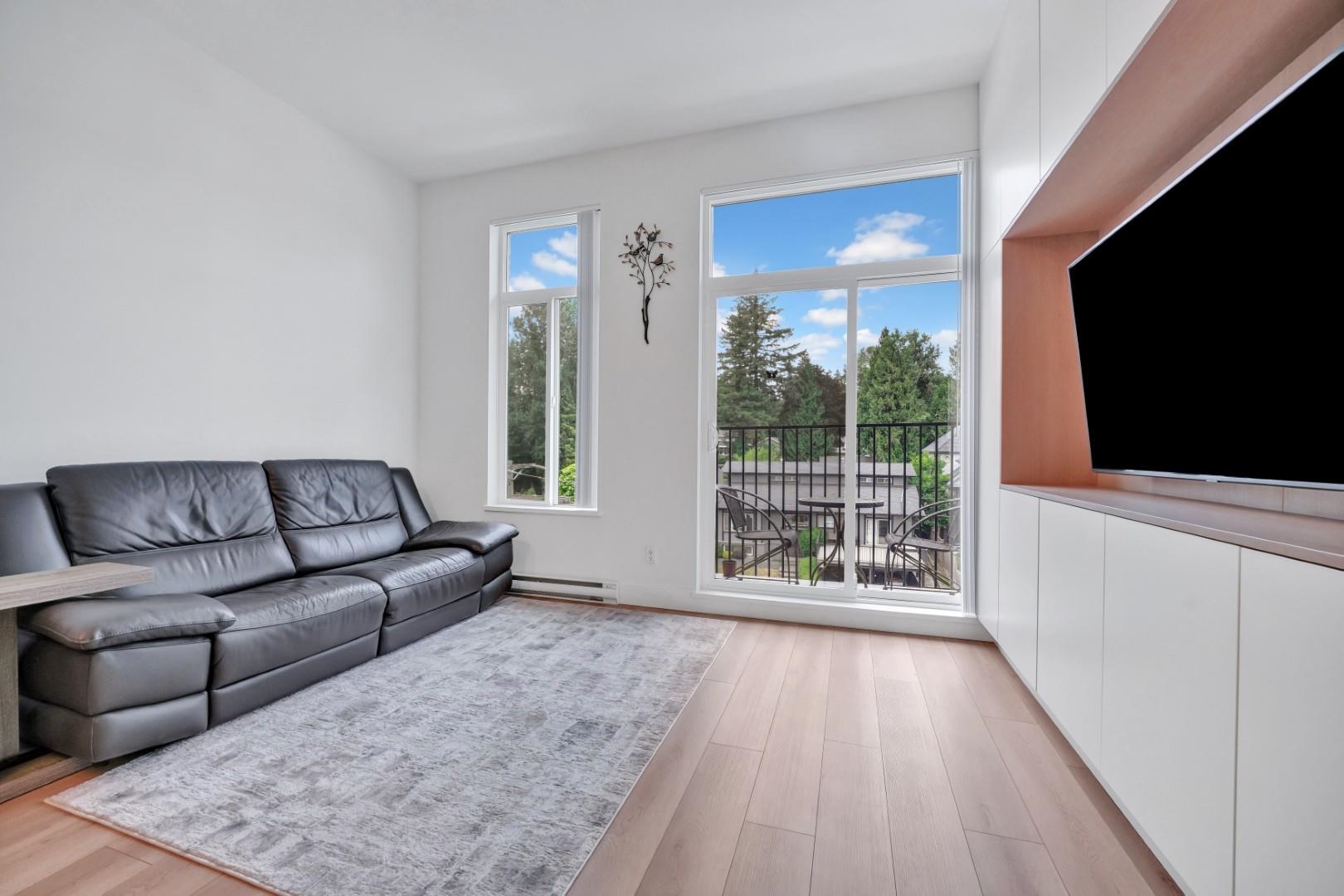 718 Edgar Avenue 404
