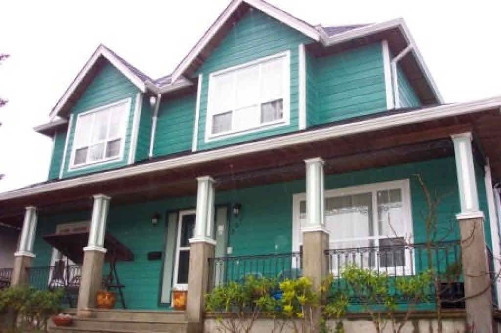 listing image 1103804833072432448