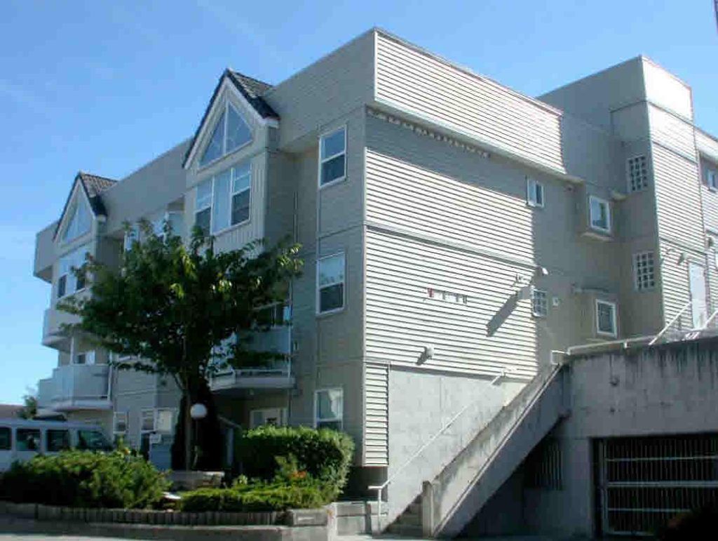 listing image 1101054111345619330
