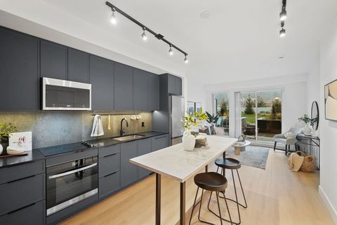 3055 Murray Street 205 Port Moody BC V3H 1X3