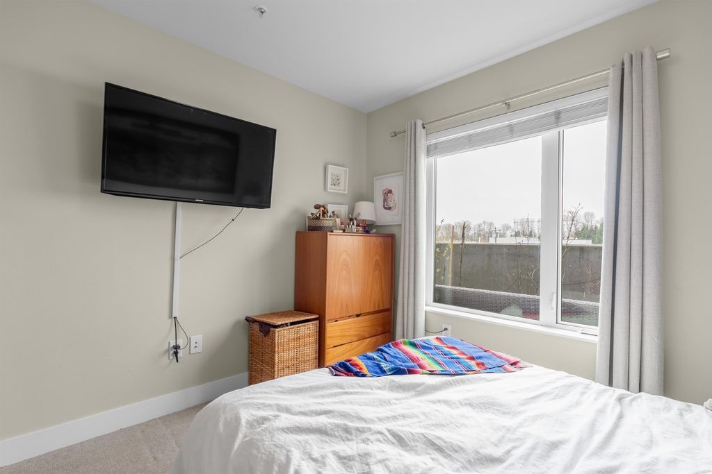 listing image 1103037766591891781