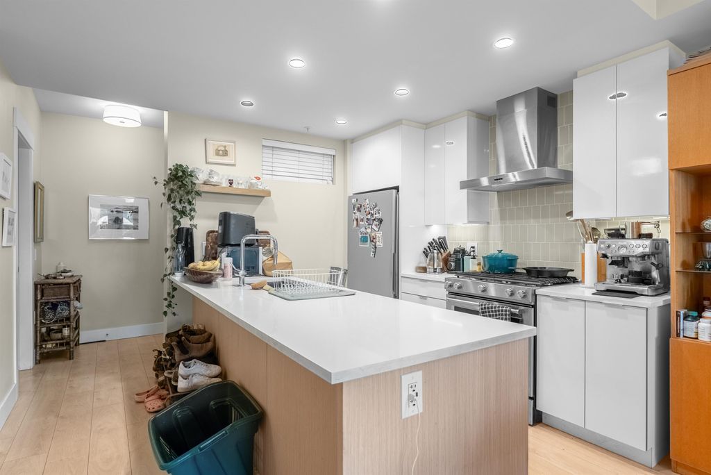 listing image 1104308285505118554
