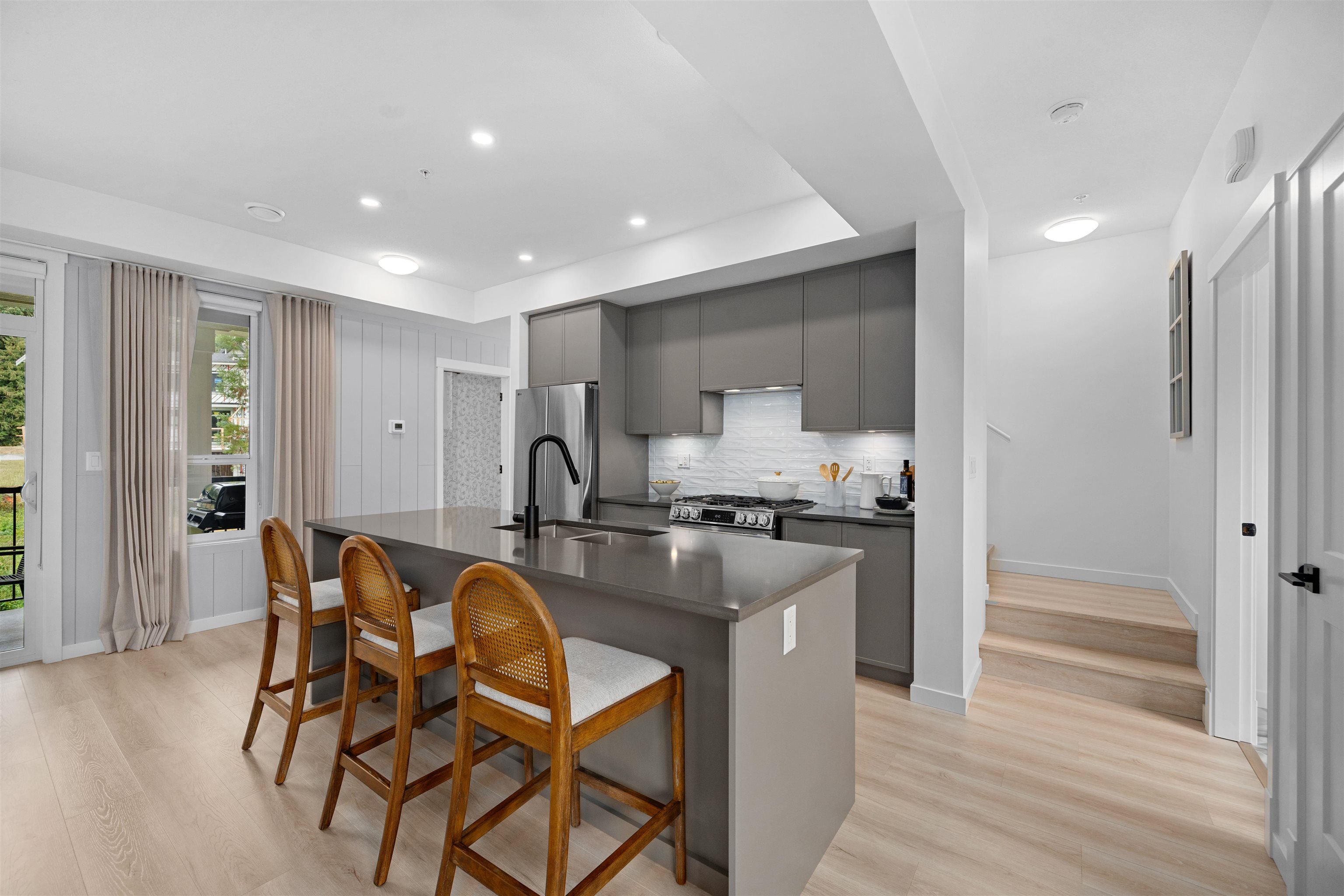 24951 112 Avenue 80