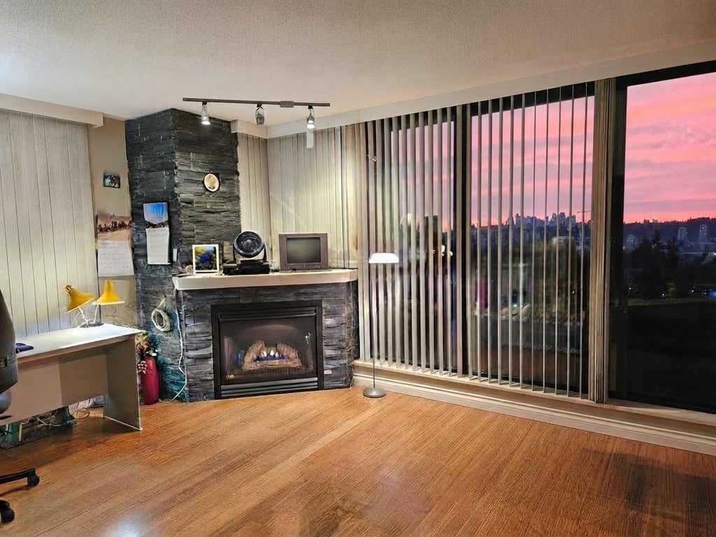 Photo of 10899 University Drive #1105, Surrey, BC V3T 5V2 (MLS # R3177535)