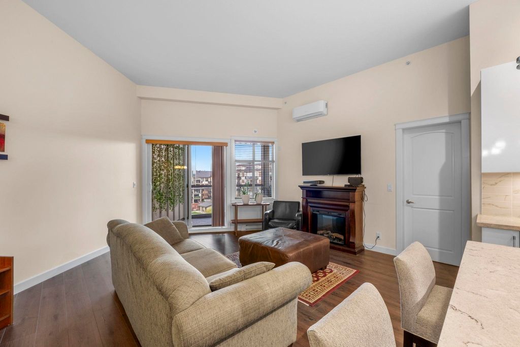 Photo of 8526 202b Street #607, Langley, BC V2Y 3L3 (MLS # R3113264)