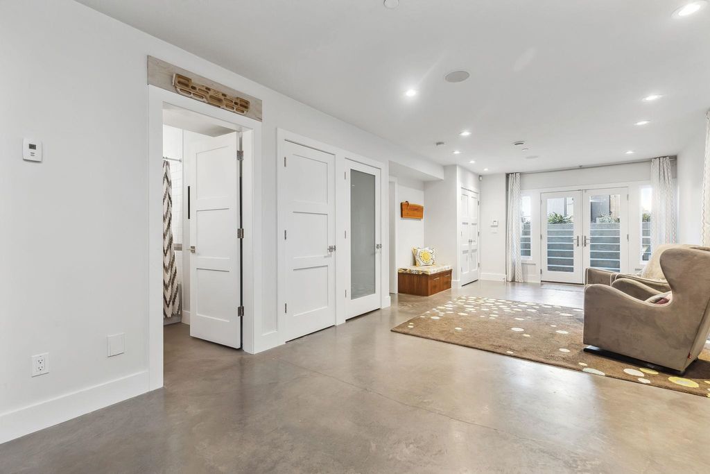 listing image 1100105232831684534