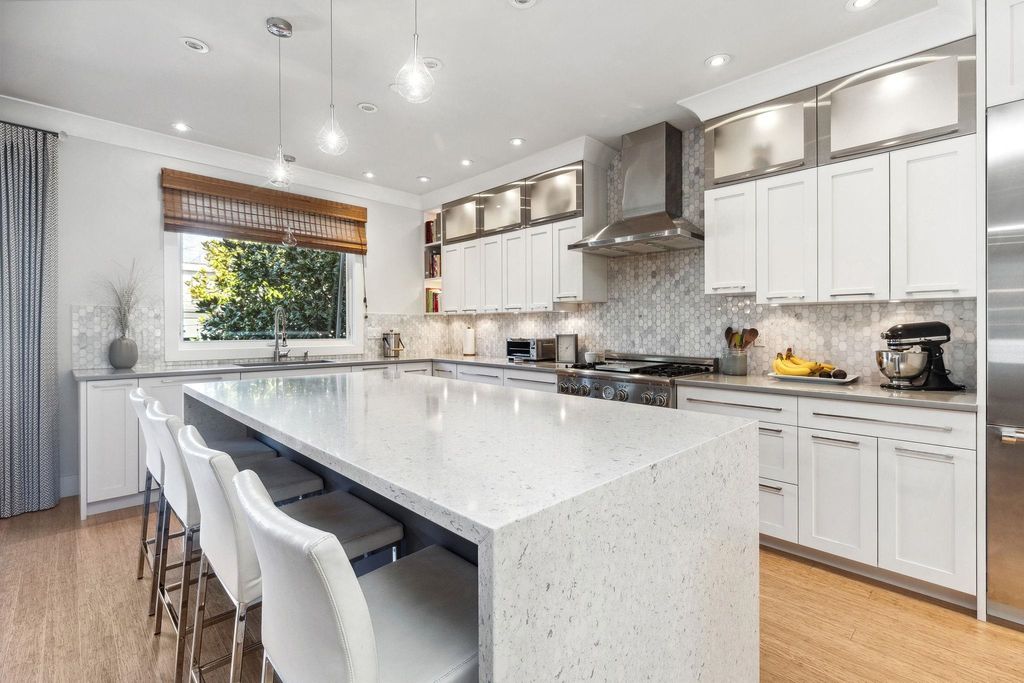 listing image 1102416819110033843