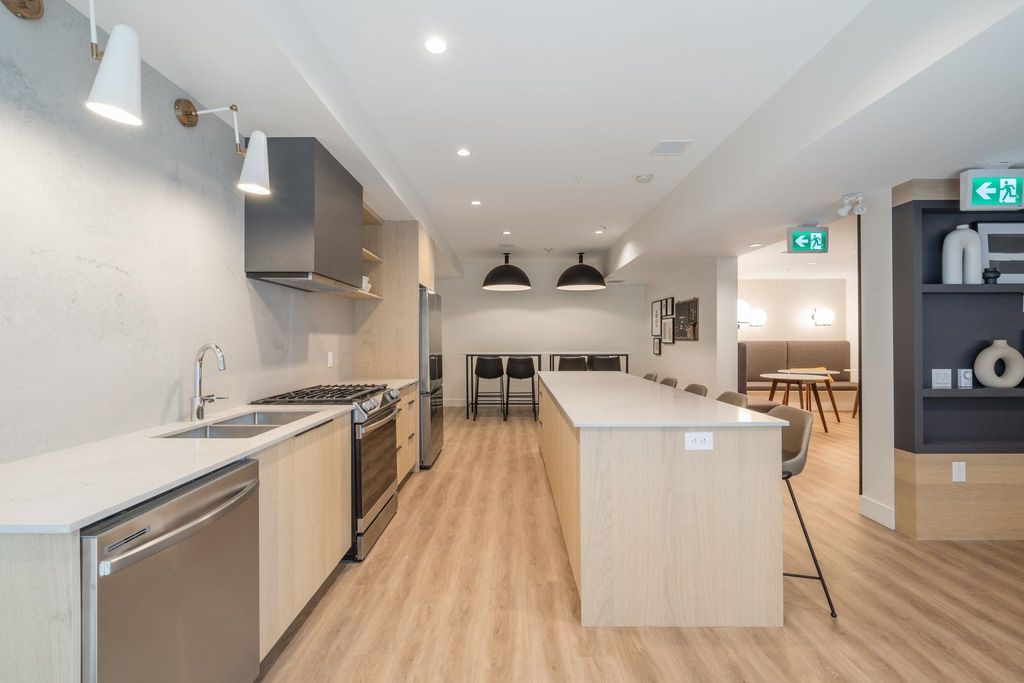 listing image 1103062703251478343