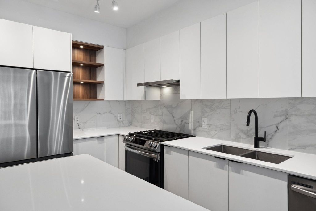 listing image 1105921131791414628