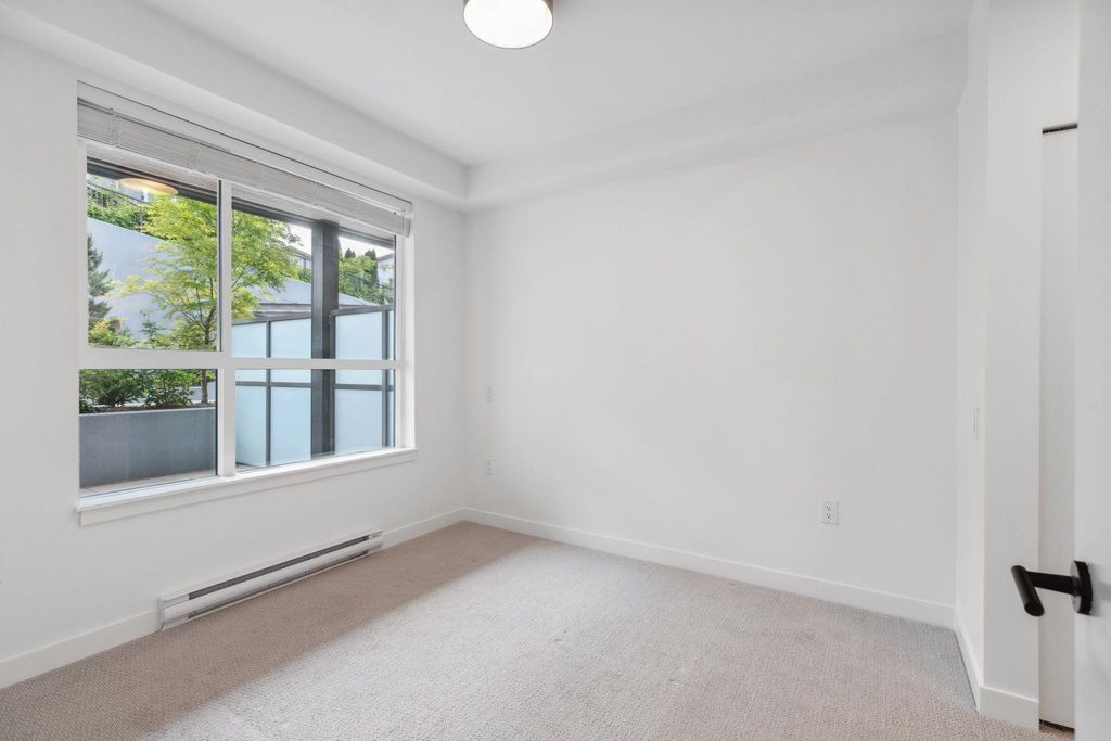 listing image 1101572493812404154